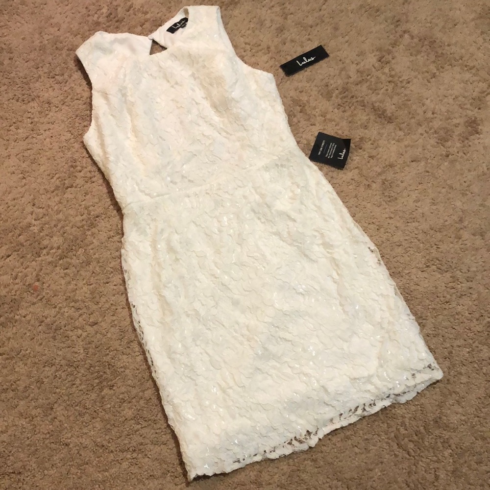Lulu’s White Lace Backless Bodycon Dress